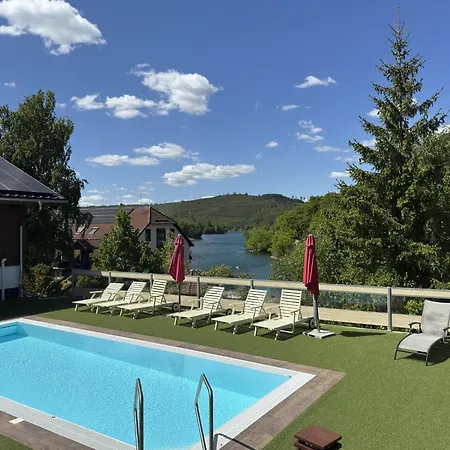 Chalet Chalets, *